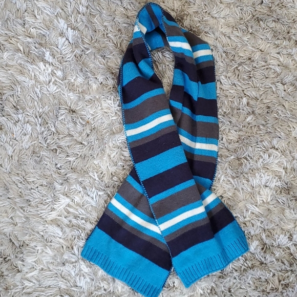 Columbia boots and scarf - Picture 2 of 5